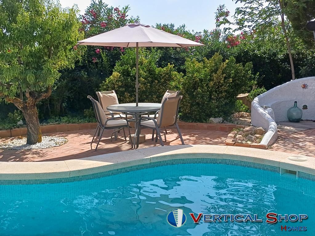 For sale of chalet in Caudete