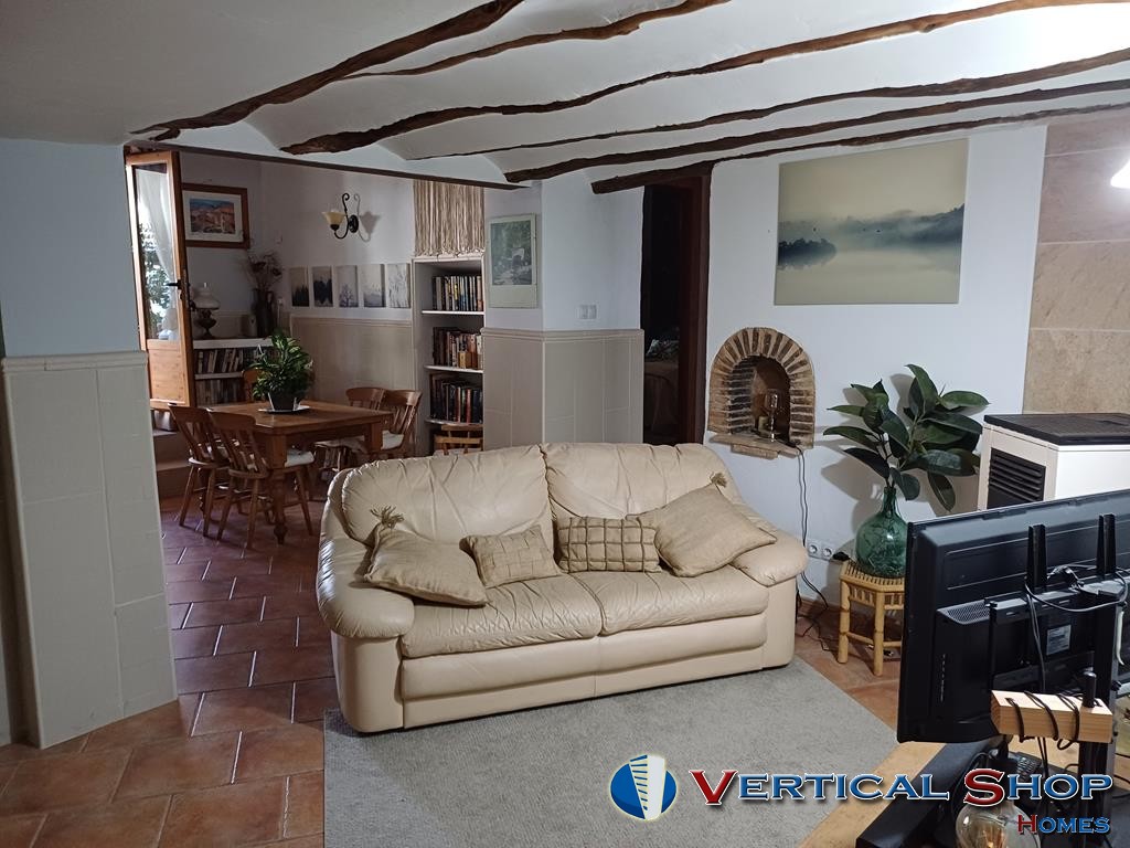 For sale of chalet in Caudete