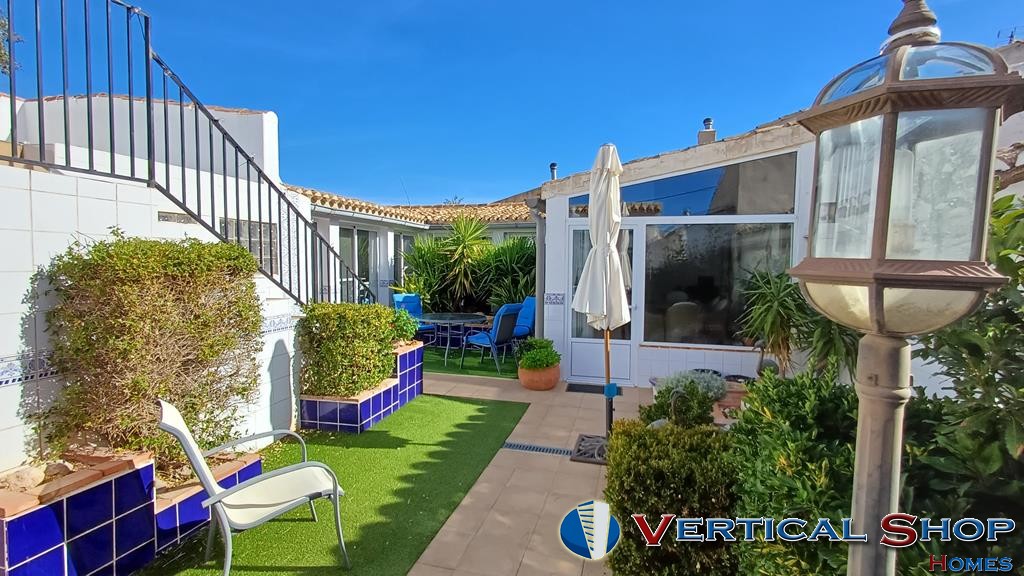 For sale of chalet in Caudete