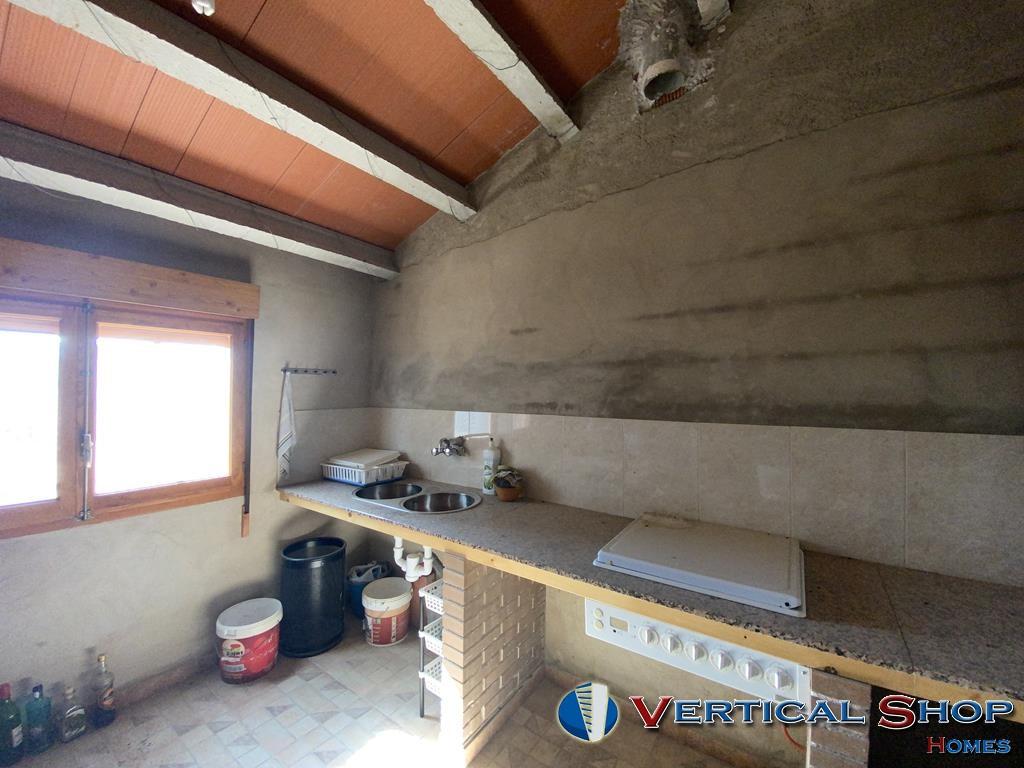 For sale of chalet in Caudete