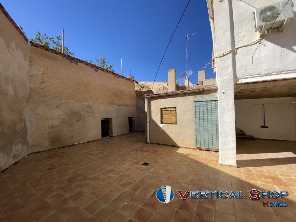 For sale of house in Caudete