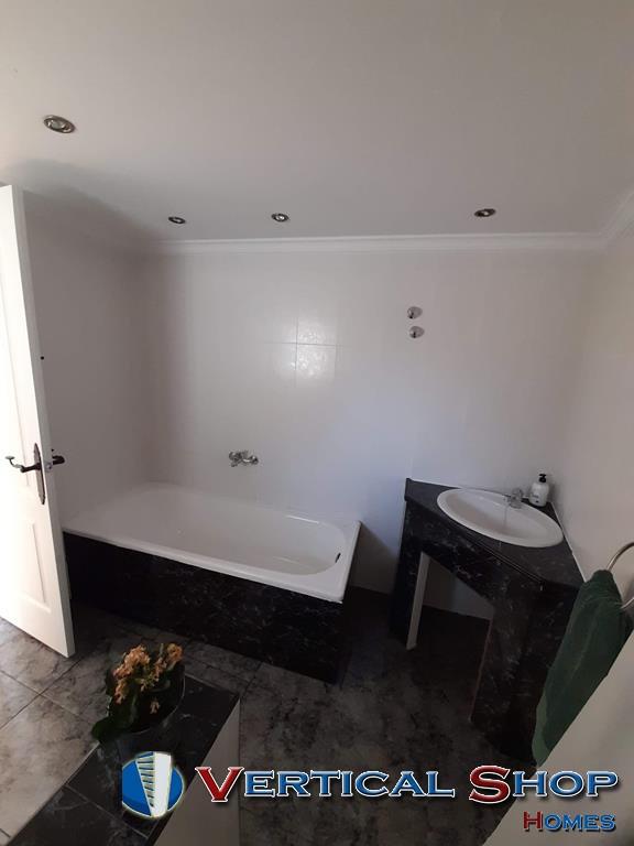 For sale of house in Caudete