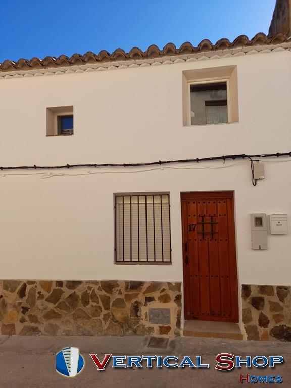 For sale of house in Caudete