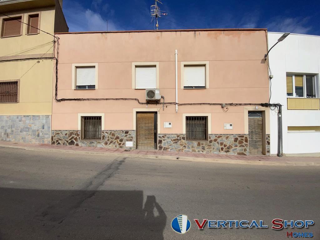 For sale of house in Caudete