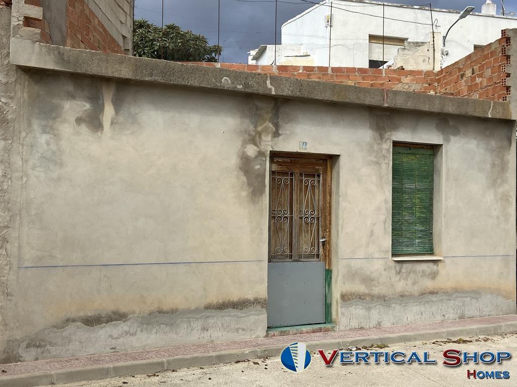 For sale of house in Caudete