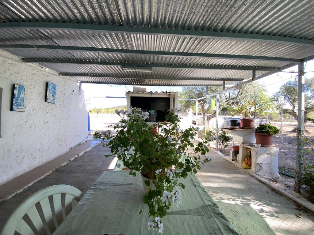 For sale of chalet in Caudete