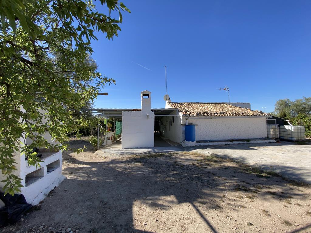 For sale of chalet in Caudete