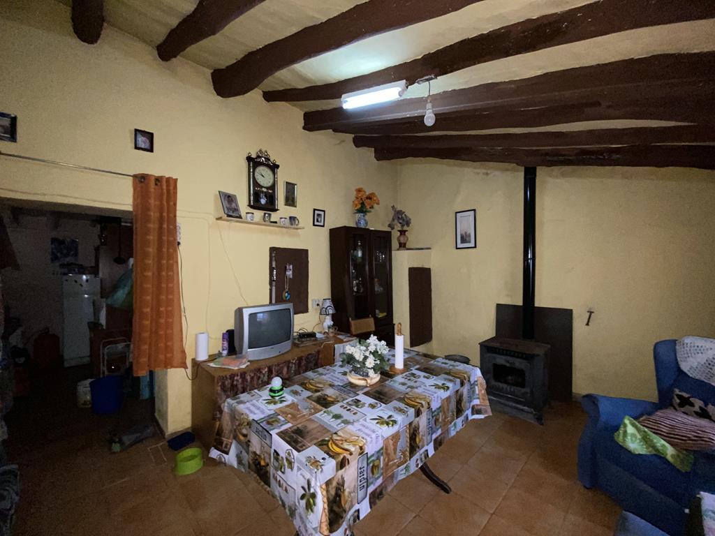For sale of chalet in Caudete