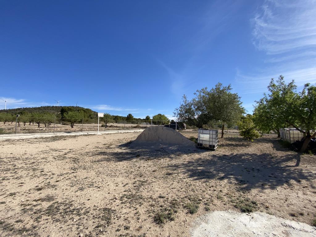 For sale of chalet in Caudete