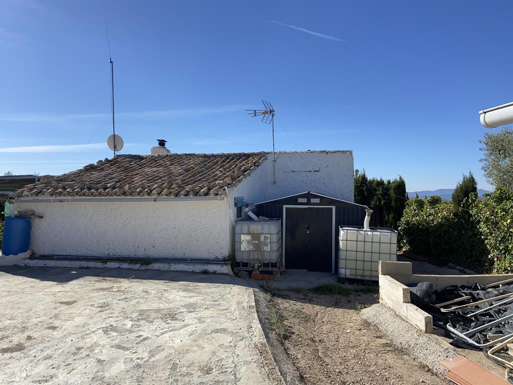 For sale of chalet in Caudete