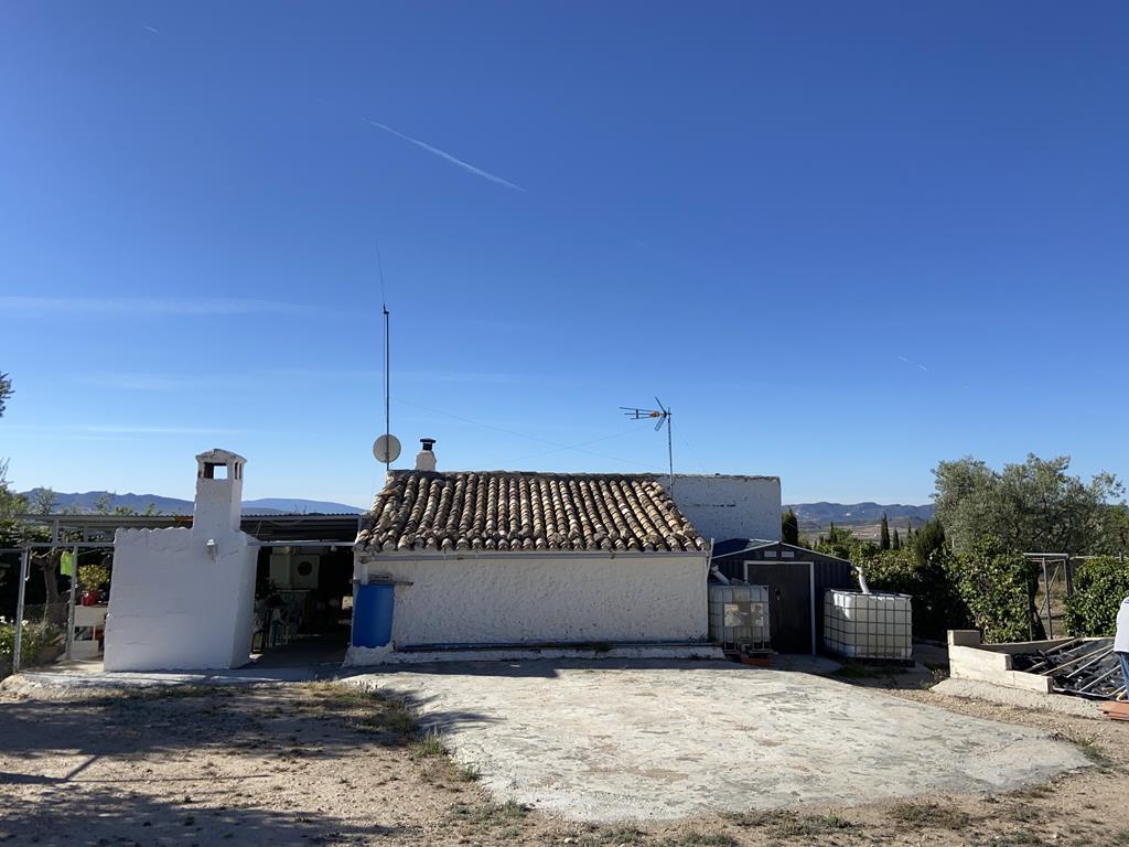 For sale of chalet in Caudete