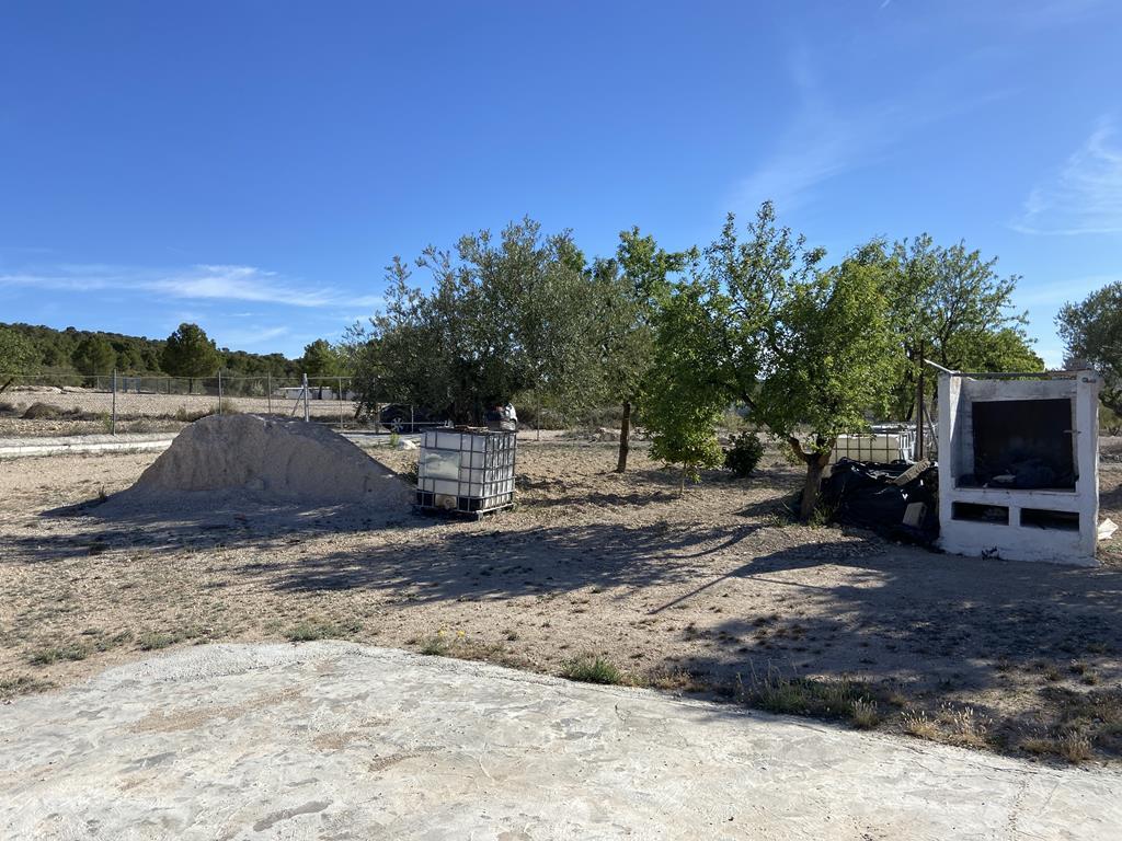 For sale of chalet in Caudete