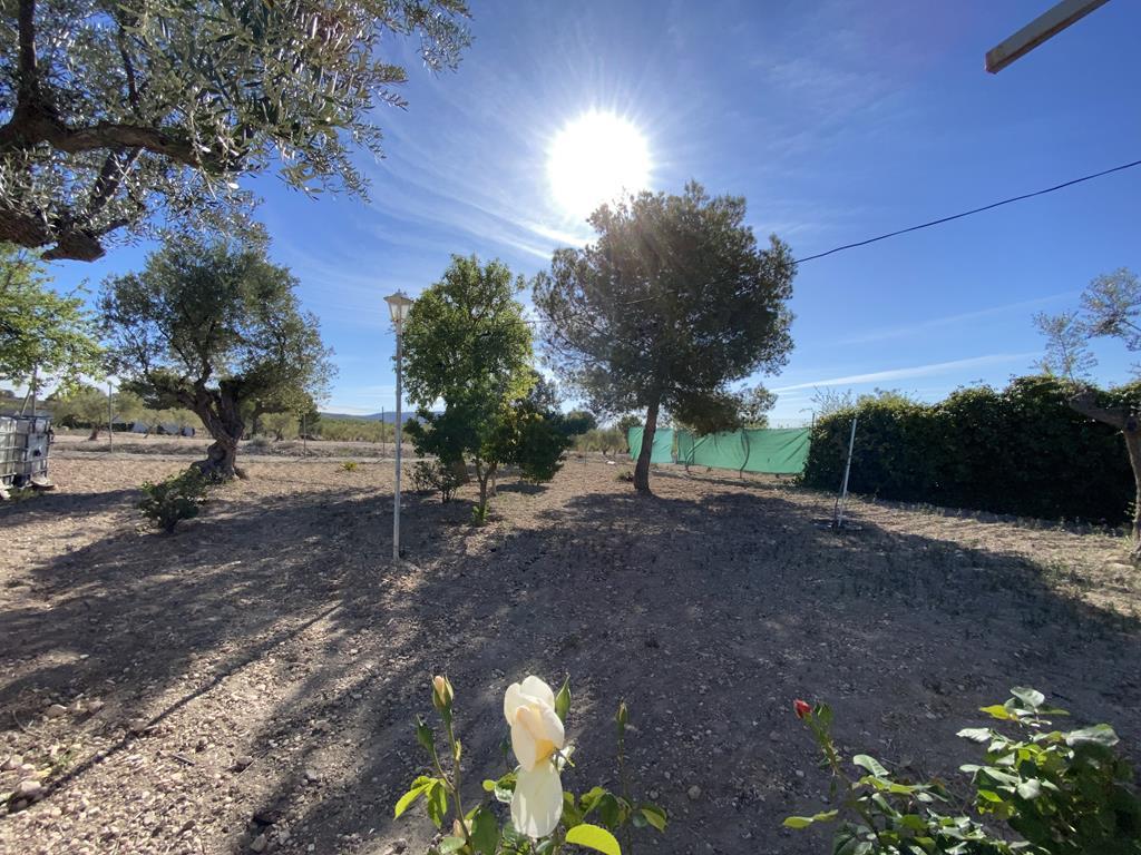 For sale of chalet in Caudete
