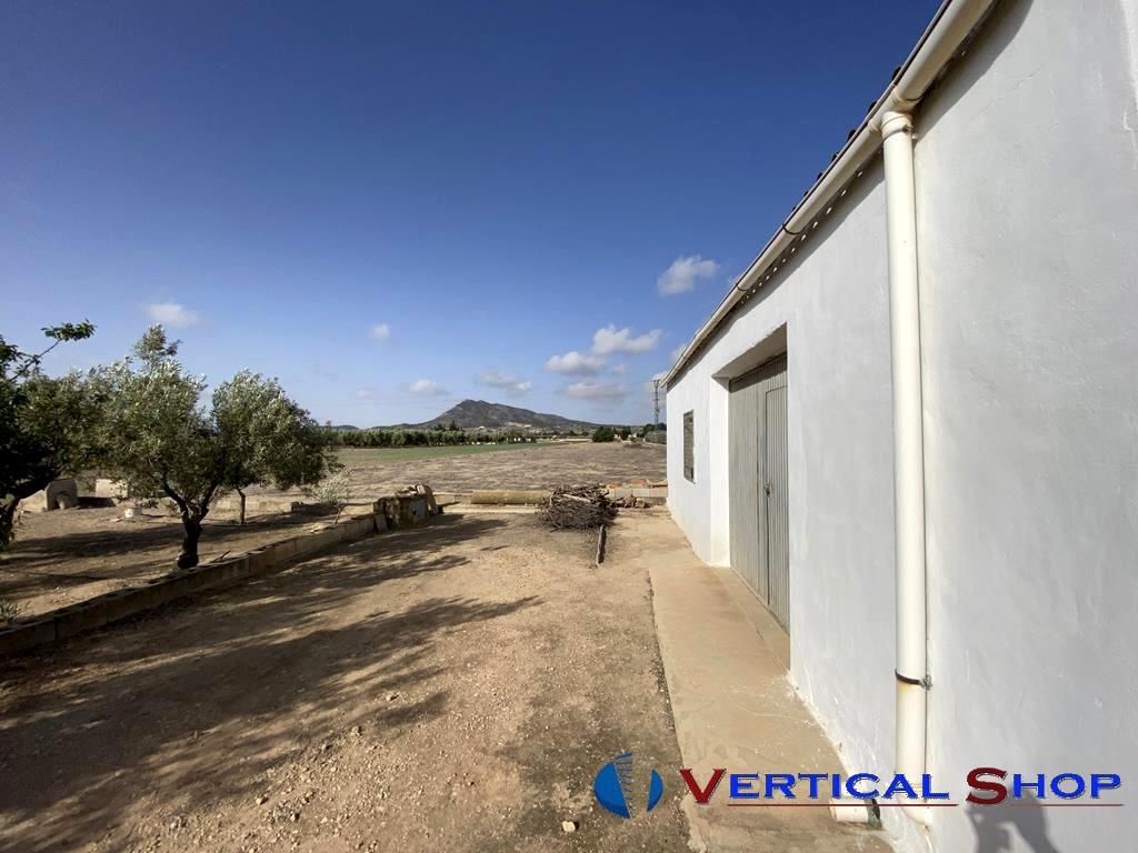 For sale of chalet in Caudete