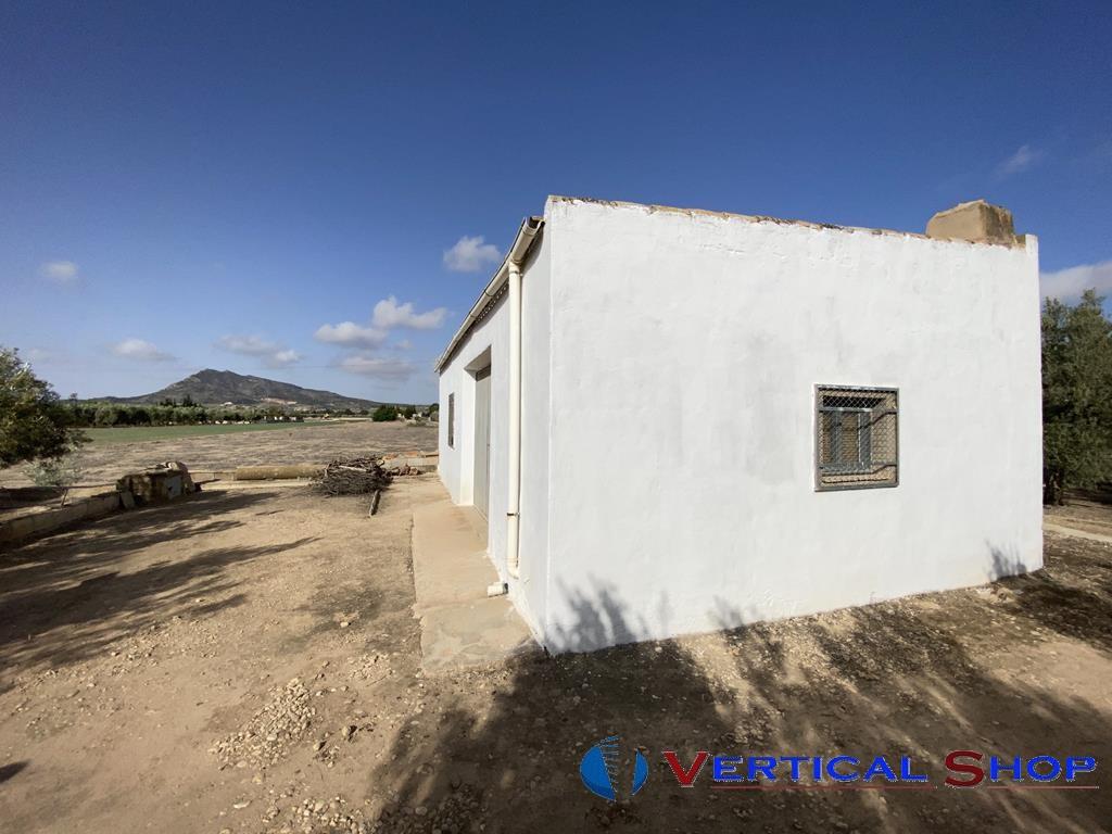 For sale of chalet in Caudete