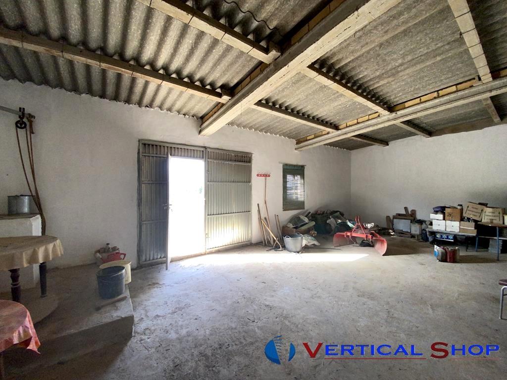 For sale of chalet in Caudete
