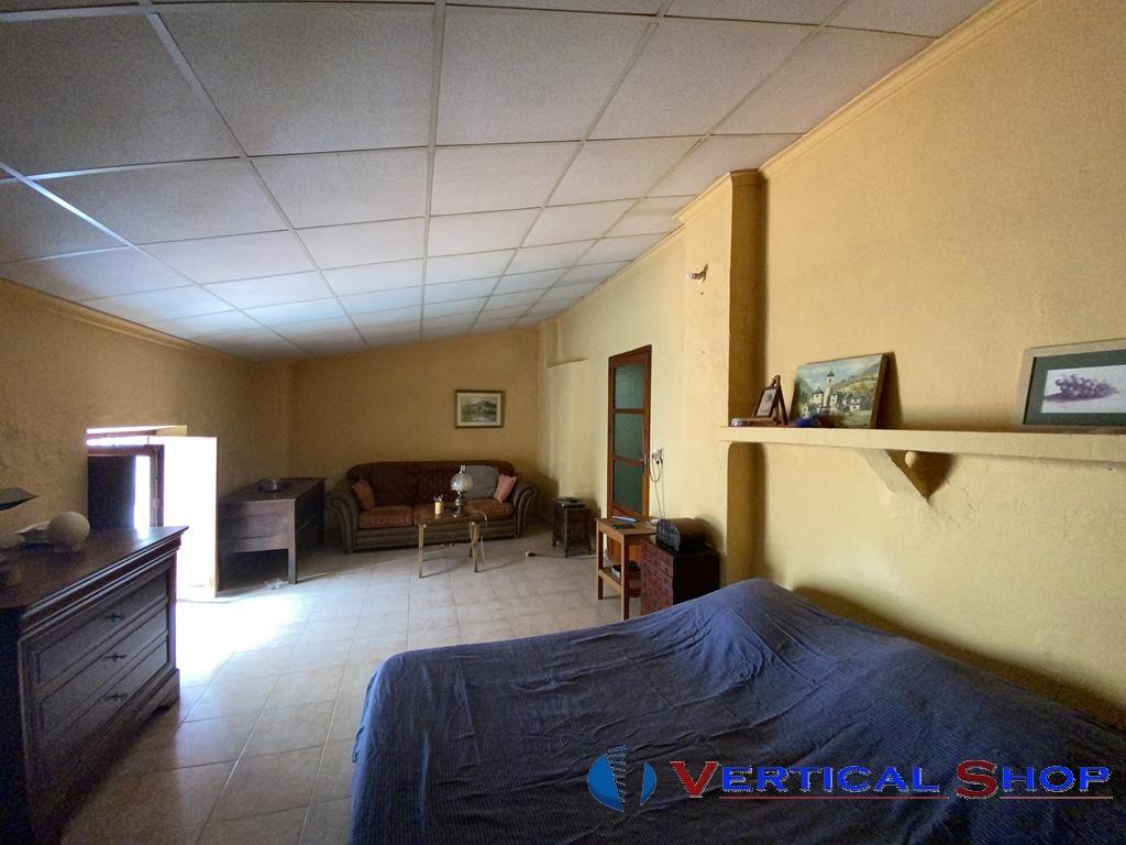 For sale of house in Caudete