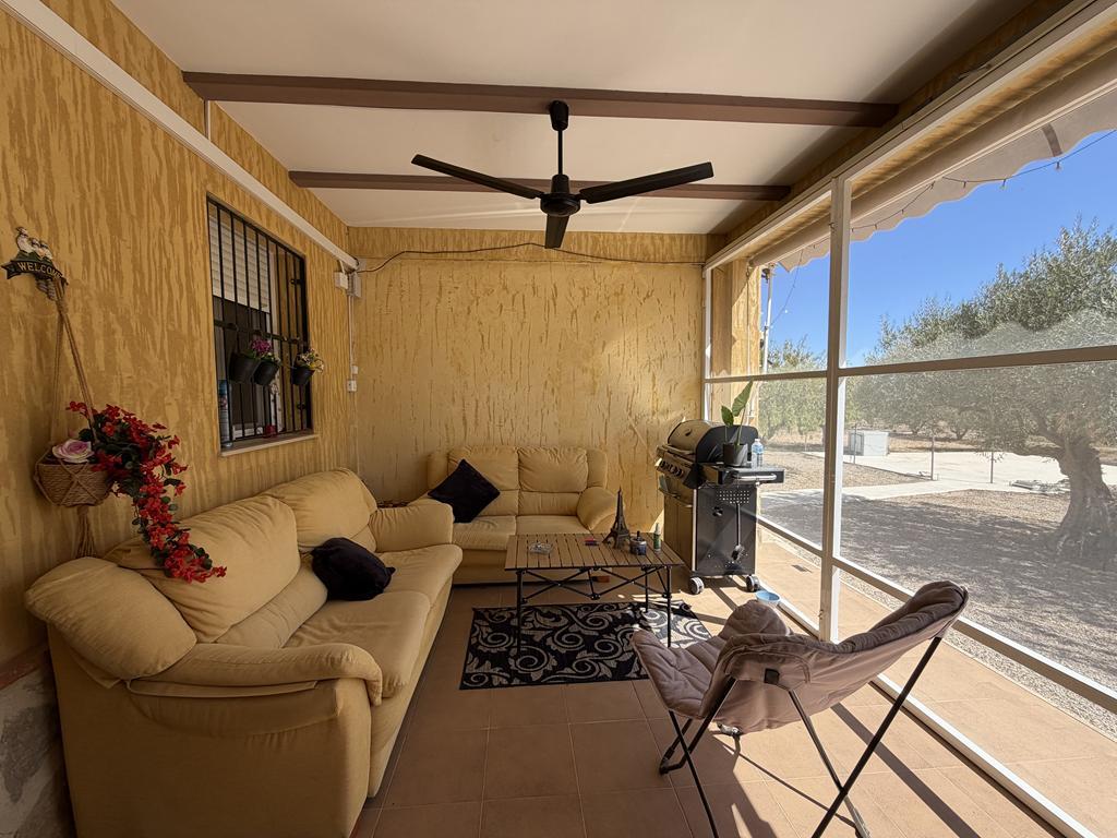 For sale of chalet in Caudete