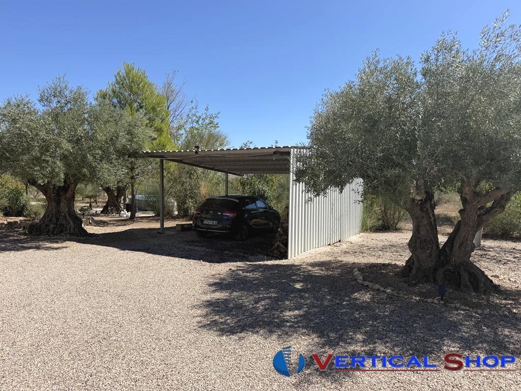 For sale of chalet in Caudete
