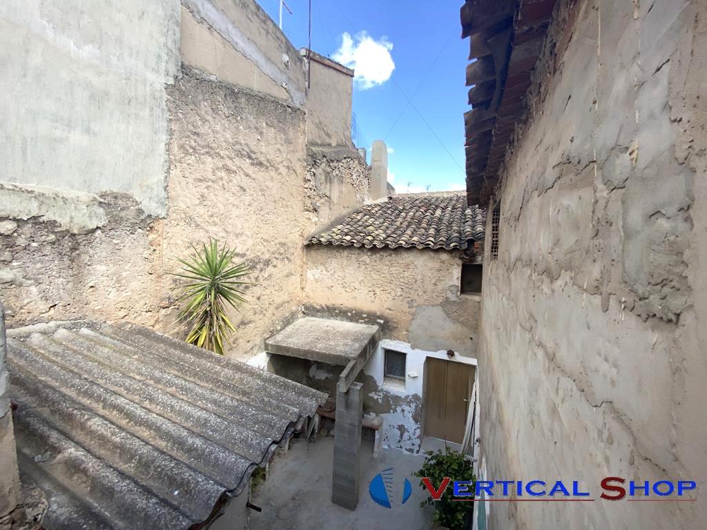 For sale of house in Caudete