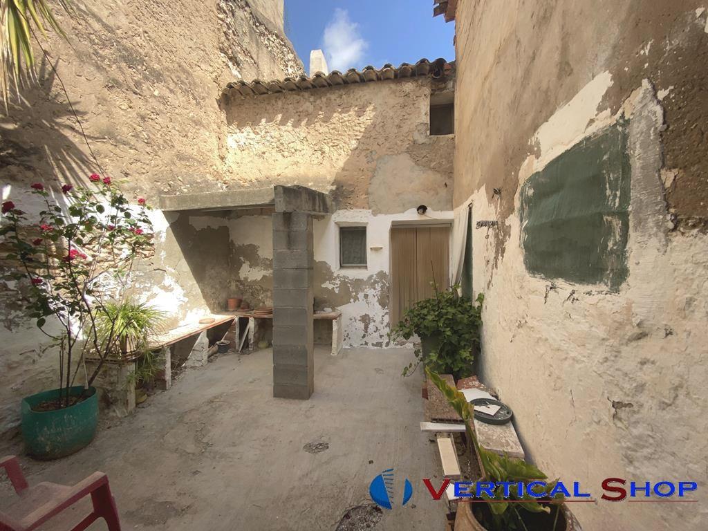 For sale of house in Caudete