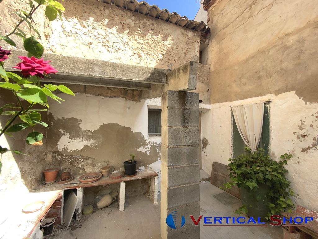 For sale of house in Caudete