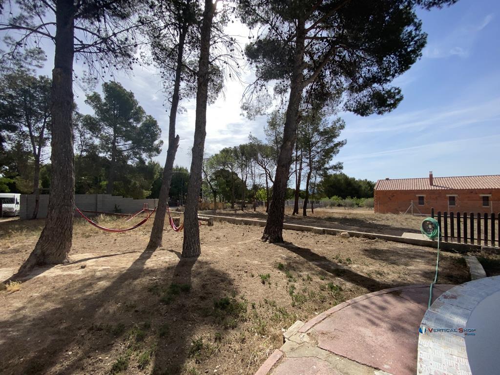 For sale of chalet in Caudete