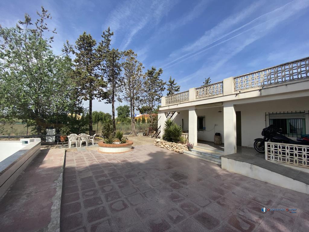 For sale of chalet in Caudete