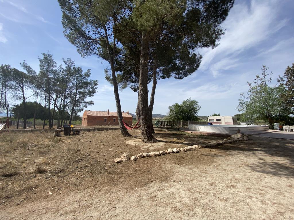 For sale of chalet in Caudete