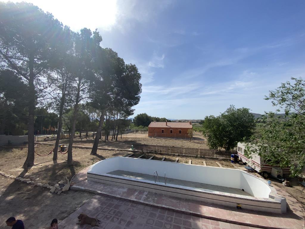 For sale of chalet in Caudete