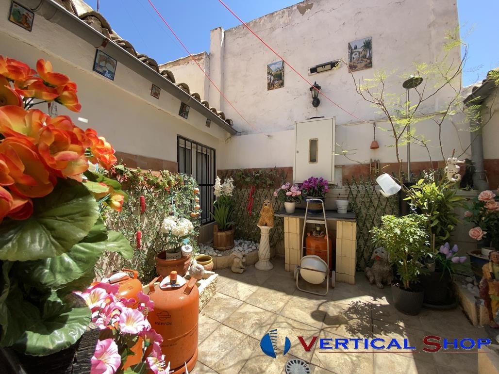 For sale of house in Caudete