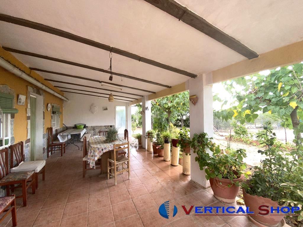For sale of chalet in Caudete