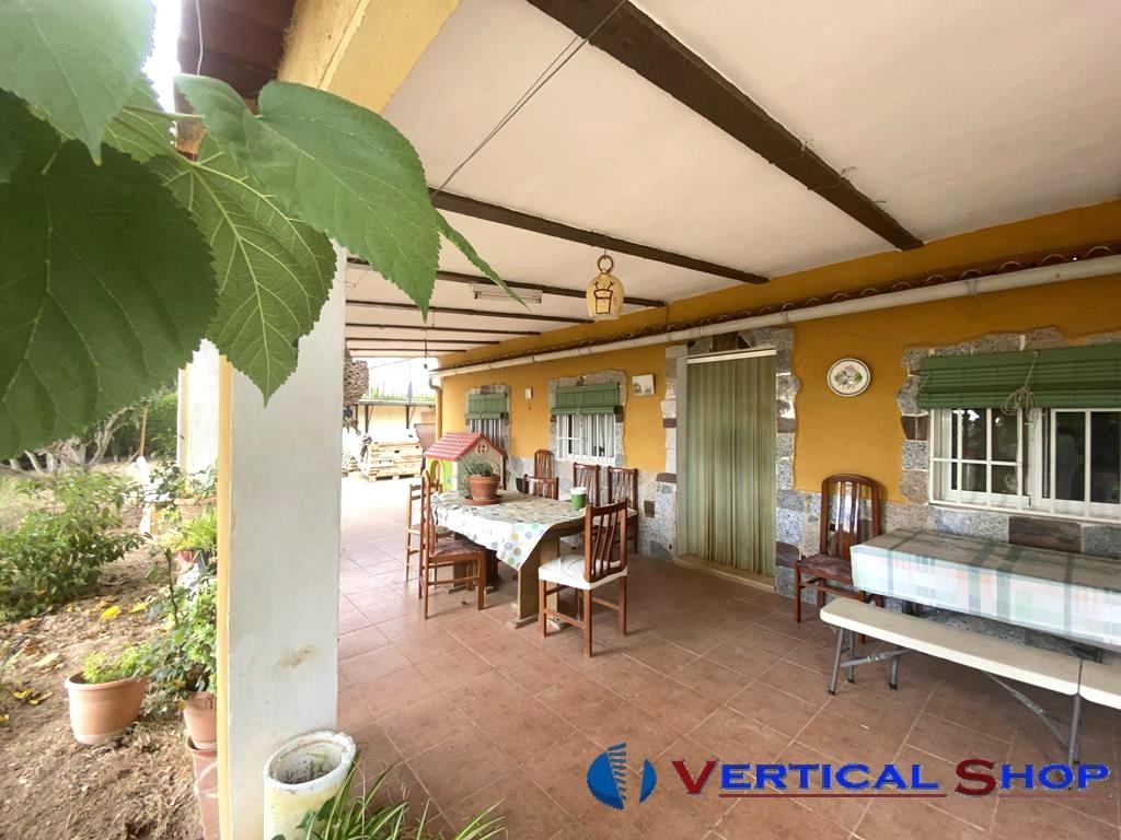 For sale of chalet in Caudete