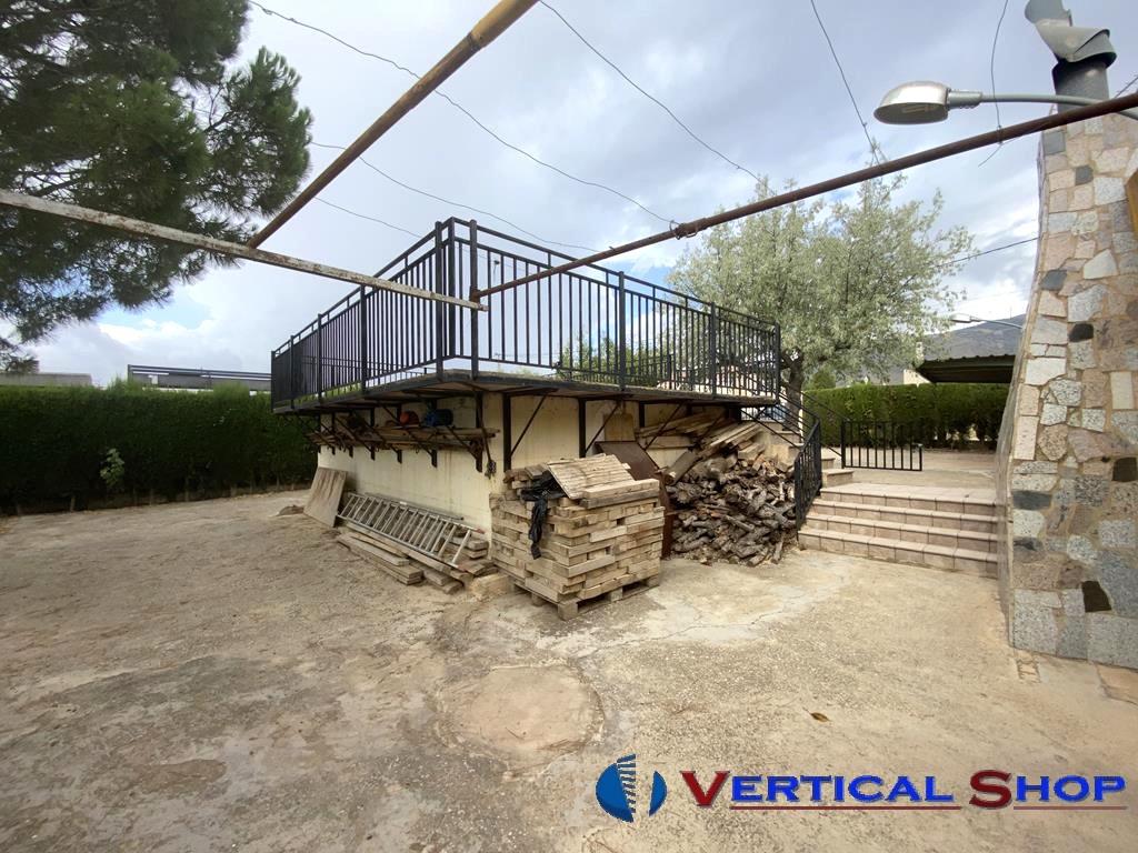 For sale of chalet in Caudete