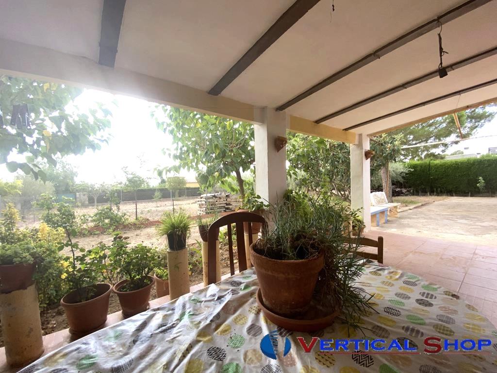 For sale of chalet in Caudete