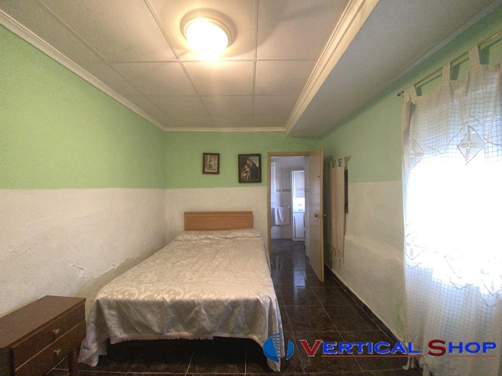 For sale of chalet in Caudete