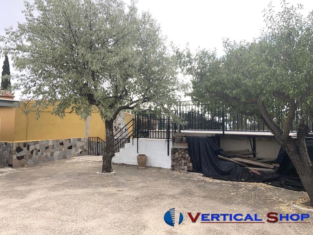 For sale of chalet in Caudete