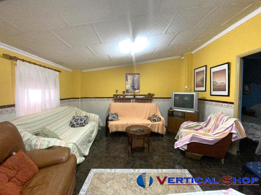 For sale of chalet in Caudete