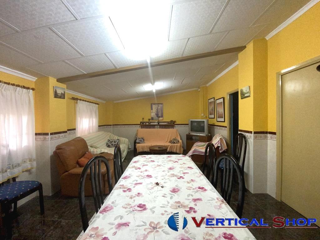 For sale of chalet in Caudete