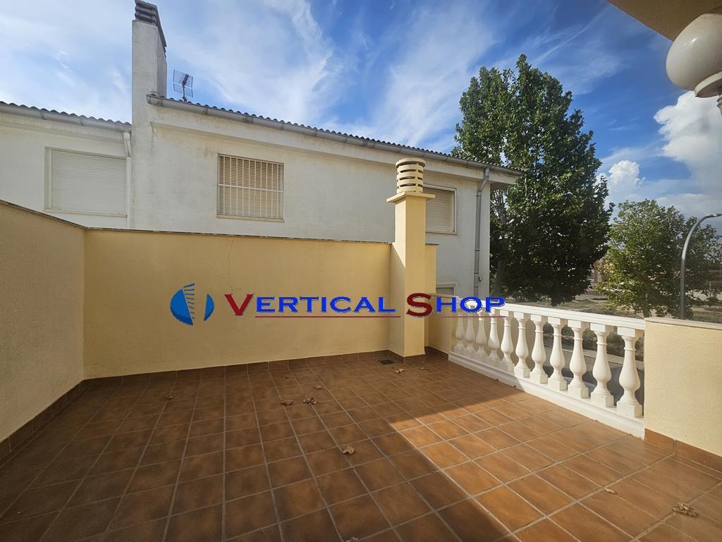 For sale of bungalow in Caudete