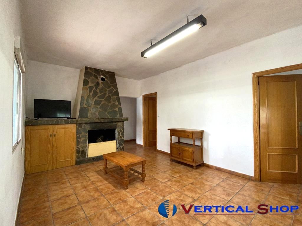 For sale of chalet in Caudete