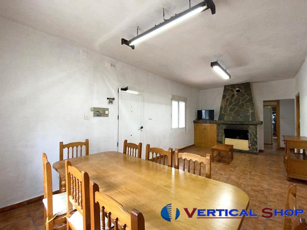 For sale of chalet in Caudete