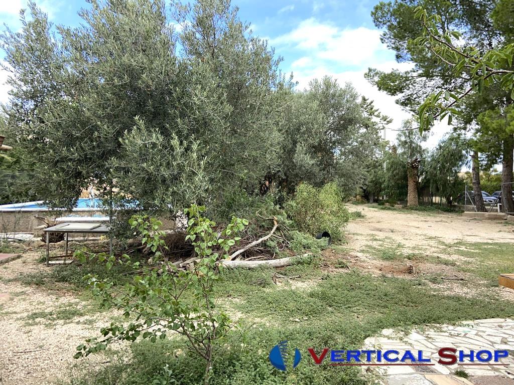 For sale of chalet in Caudete