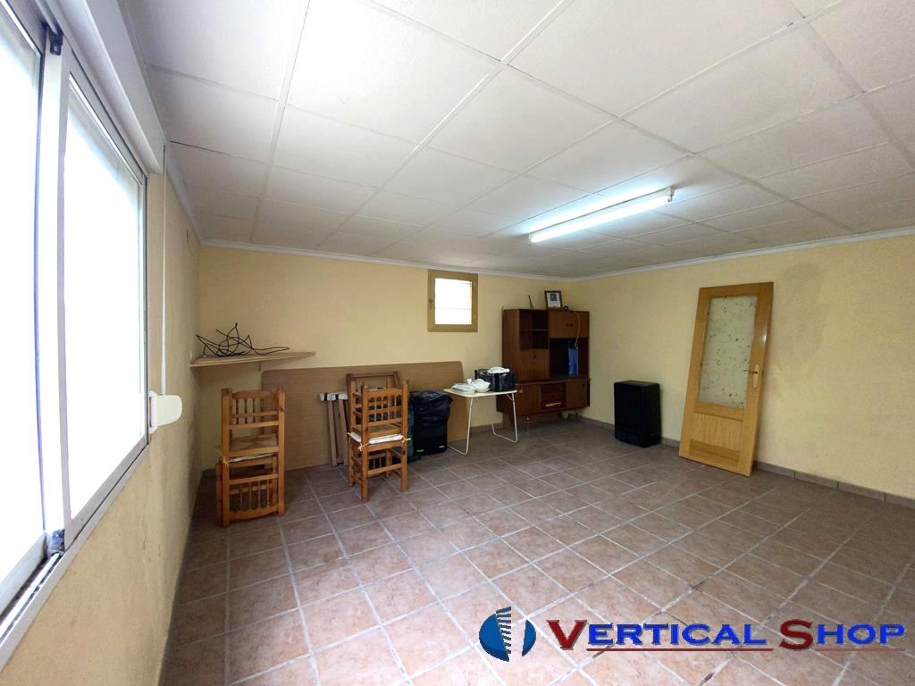 For sale of chalet in Caudete