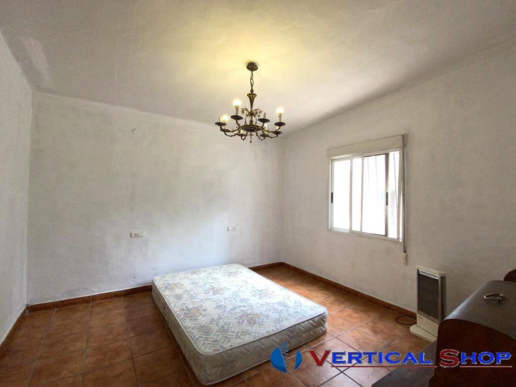 For sale of chalet in Caudete