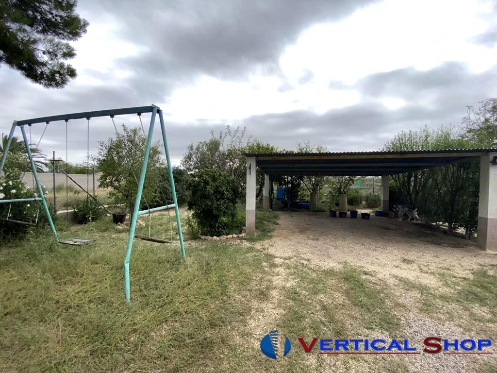 For sale of chalet in Caudete