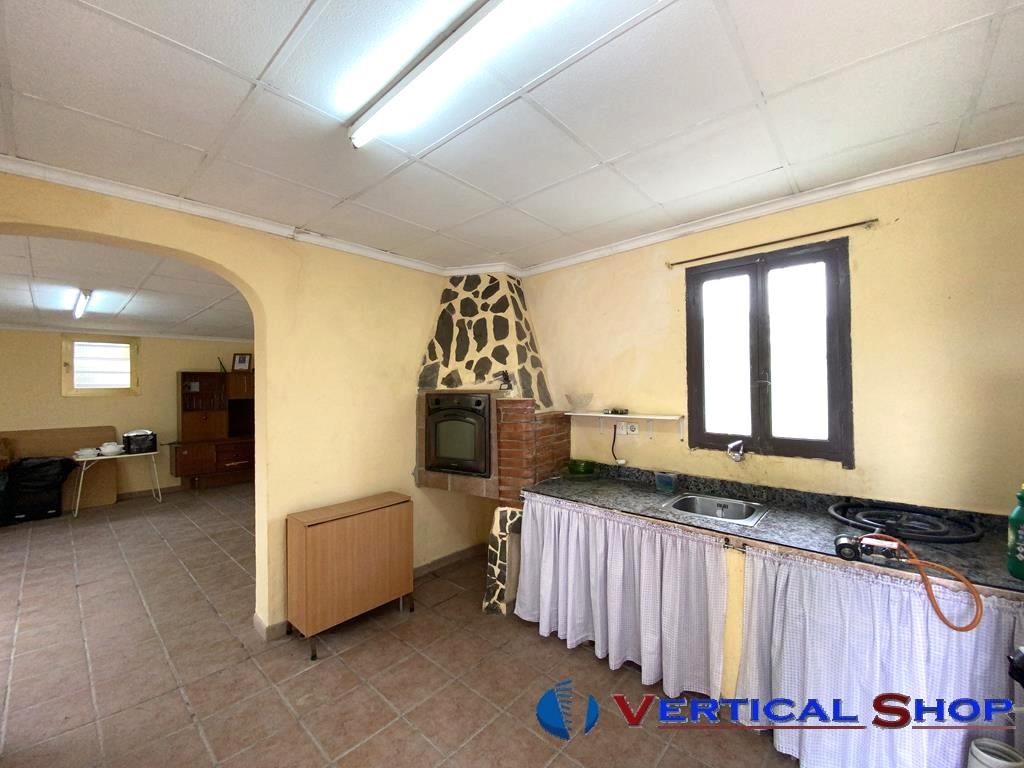 For sale of chalet in Caudete