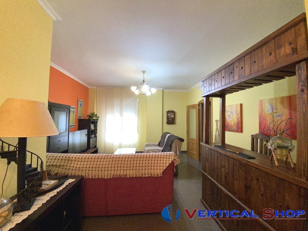 For sale of flat in Caudete