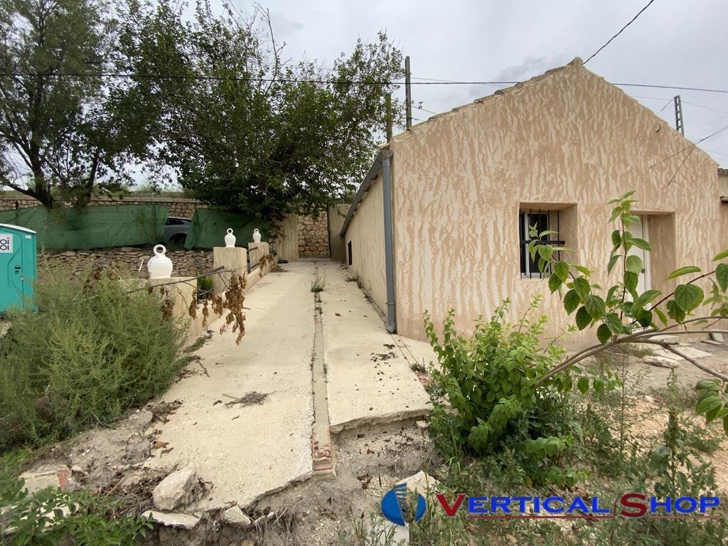 For sale of chalet in Villena