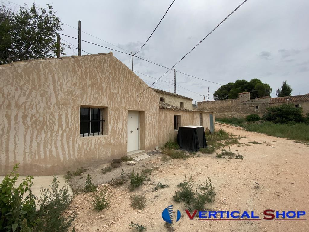 For sale of chalet in Villena